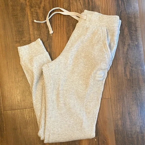 ALO Yoga grey Striped Track Pants - Picture 5 of 7